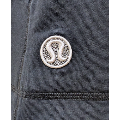 lululemon logo